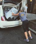 hilary-duff-putting-boxes-in-her-car-83116-twitter-pic.jpg